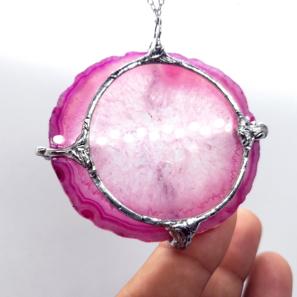 Pink tentacle agate crystal necklace handmade - Picture 10 of 16